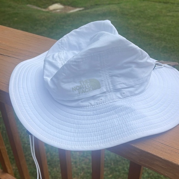 The North Face Horizon Breeze Brimmer Hat White Small / Medium main image 8